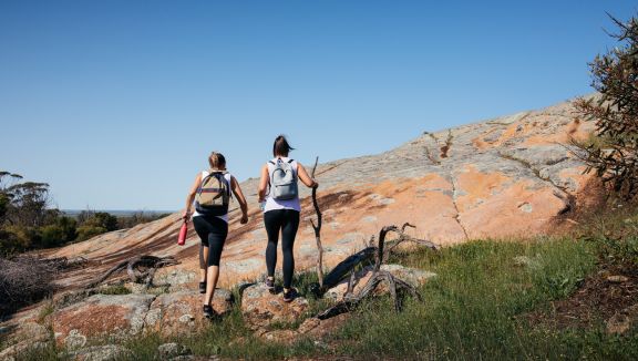 Walking around the rock at Polda (Robert Lang)