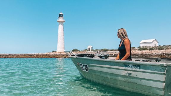 Boating in front of Point Lowly Lighthouse (@_roamingaus_)