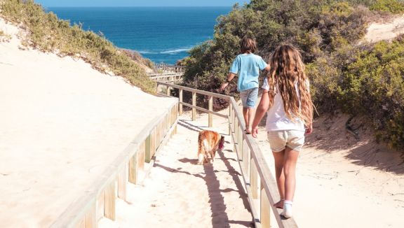 Kids walking towards the beach at Cape Bauer (Joanna Rogers)